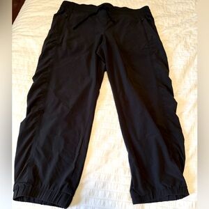 Athleta Cropped Joggers sz 8 GUC